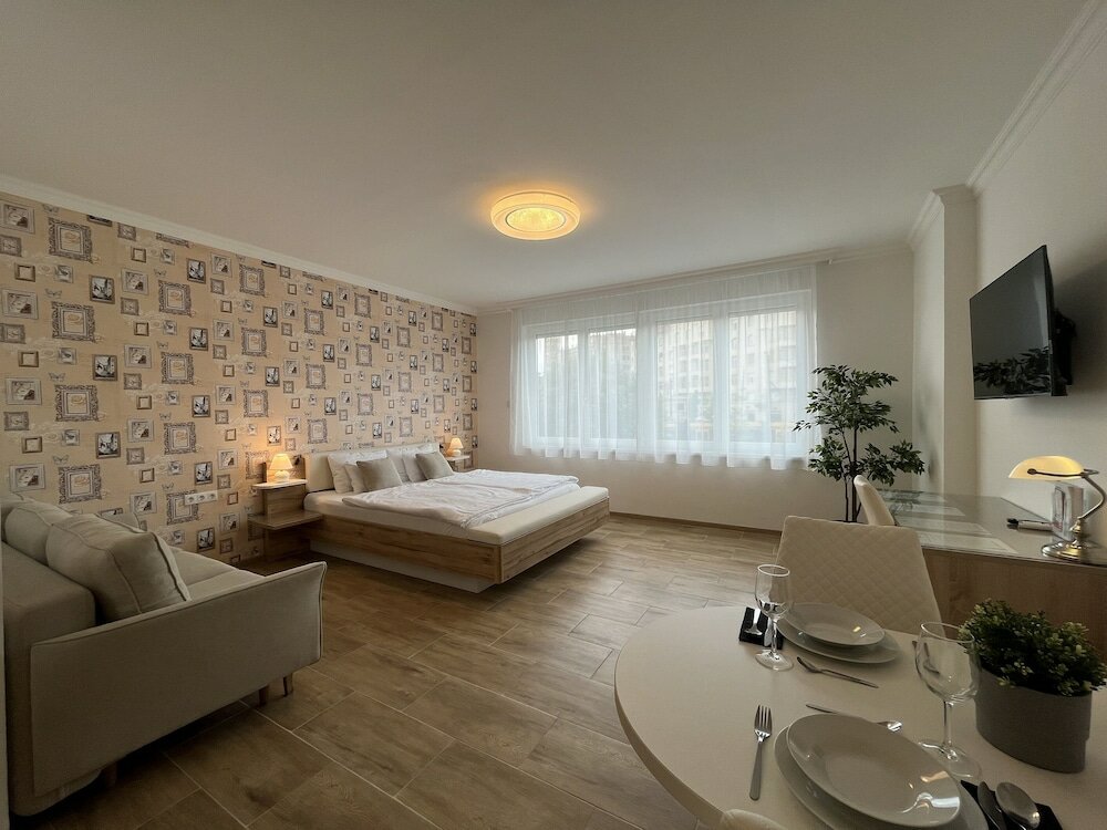 Фото Camille Apartments