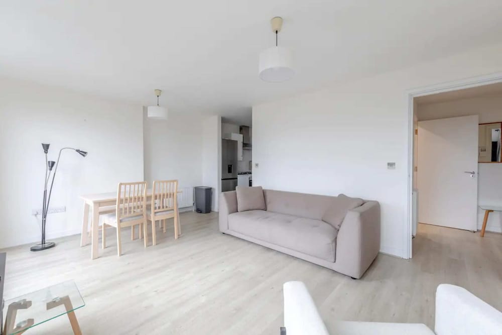 Фото Serene 1bd Canal-side Flat w Terrace - Haggerston
