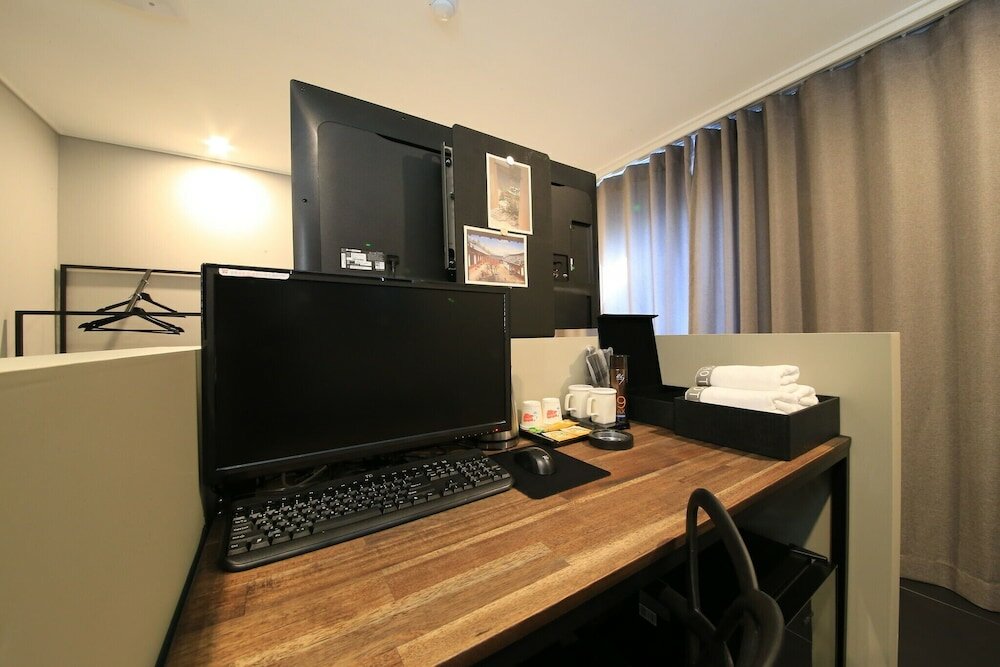 Фото Suwon City Hall Station Bobos