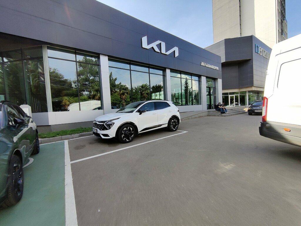 Автосалон Kia, Тбилиси, фото