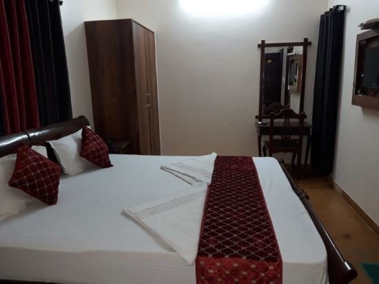 Фото Hotel Sanjay Villa