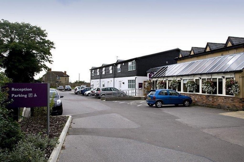 Фото Premier Inn Cambridge North - Girton