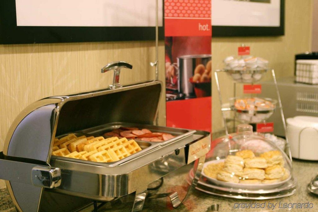 Фото Hampton Inn & Suites West Haven