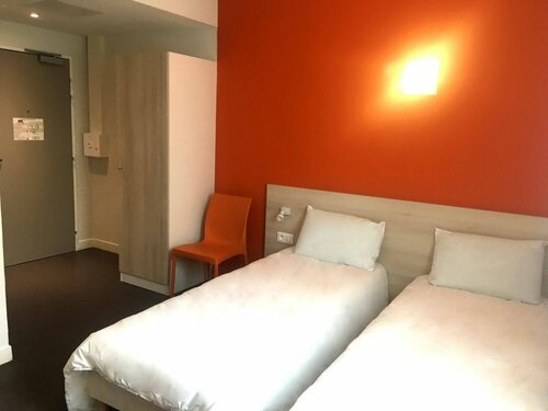 Гостиница Montempô Apparthôtel Paris Vélizy в Версале