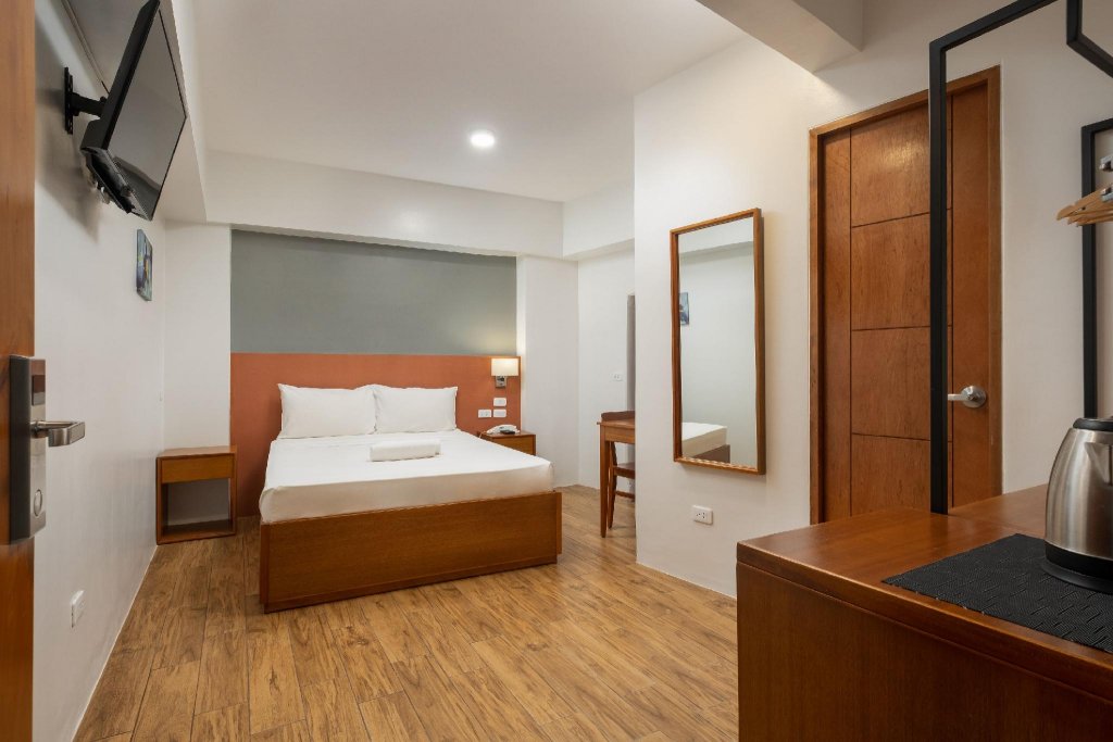 Фото IHotel Uptown Bgc