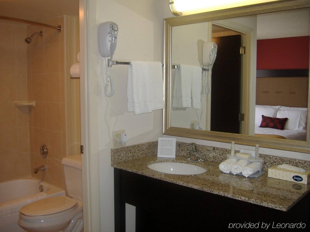 Фото Holiday Inn Express & Suites Kendall East Miami