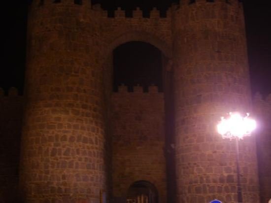 Фото Hotel Arco San Vicente