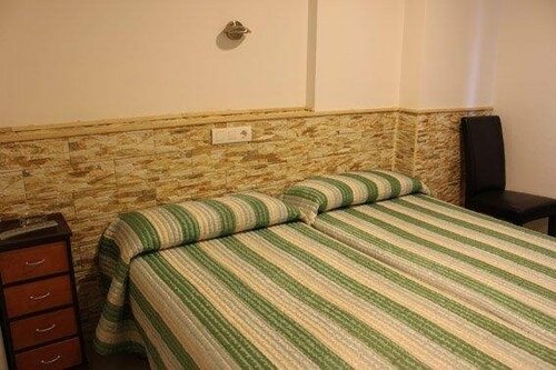 Гостиница Hostal Valle Del Iregua в Риохе