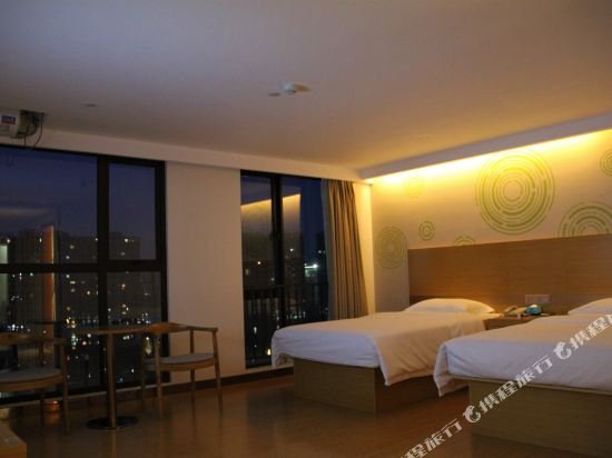 Фото GreenTree Inn GuiLin LinGui District JinShan Square JinShui Road Express Hotel