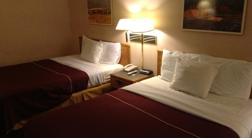 Фото Quality Inn & Suites Albuquerque North near Balloon Fiesta Park