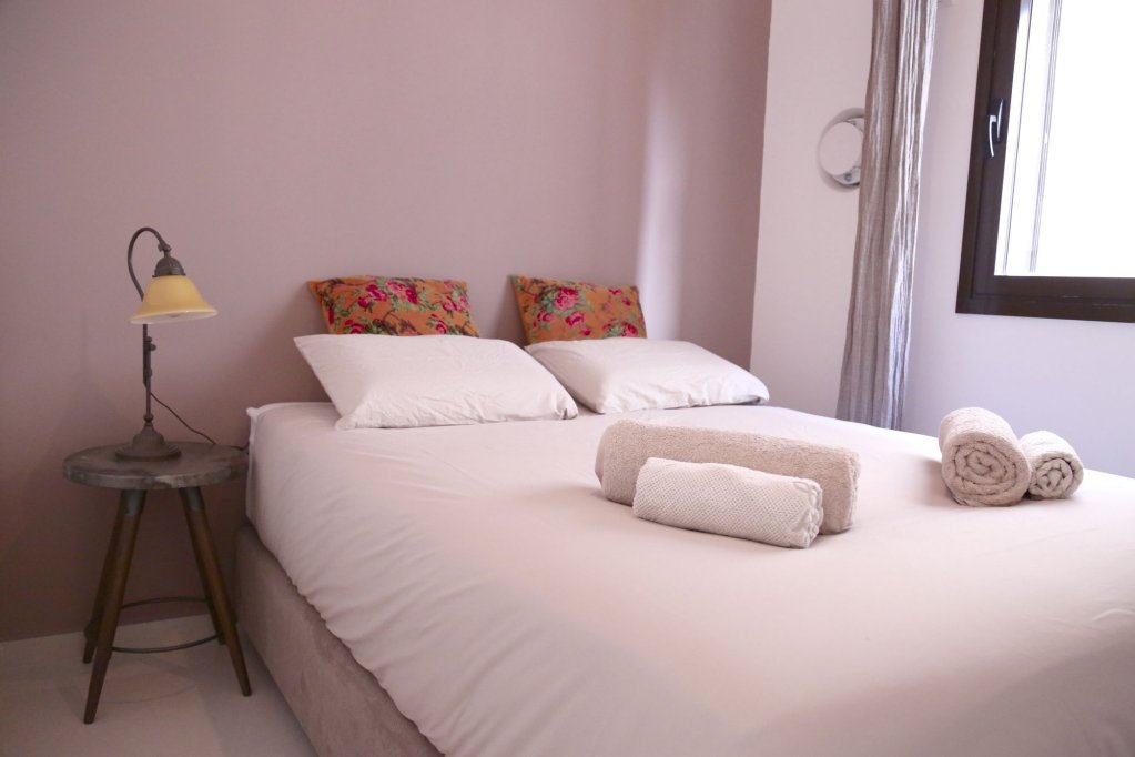 Фото Holyguest - Hess St. 8