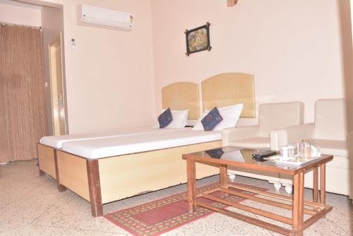 Фото Oyo 4103 Apartment Atithi Ashray