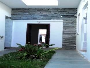 Гостиница Little Garden Guest House в Удайпуре