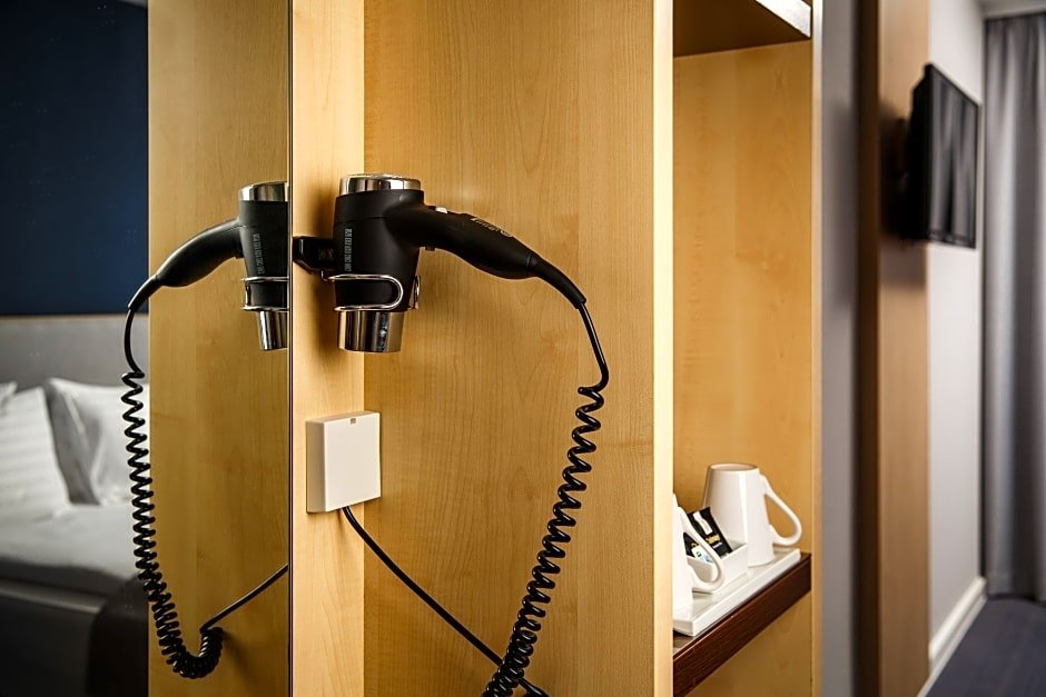 Фото Holiday Inn Express Frankfurt Messe