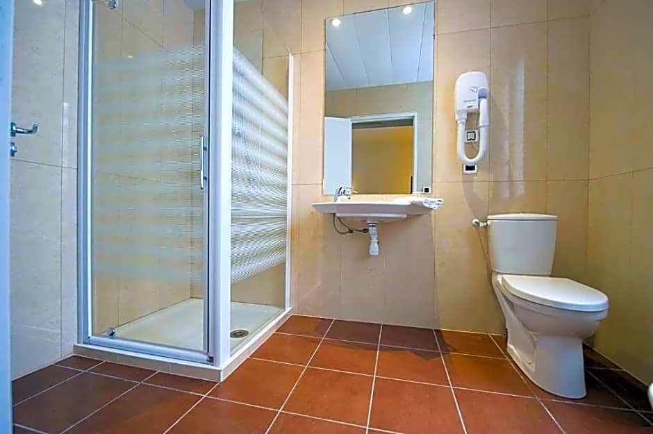 Фото The Originals City, Hôtel Astoria Vatican, Lourdes