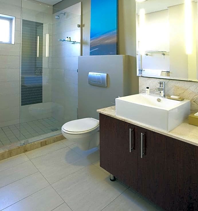 Фото DoubleTree by Hilton Cape Town - Upper Eastside