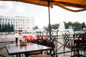 City (Sovetskaya Square, 2), cafe