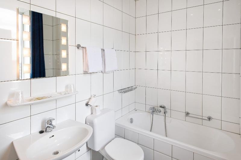 Фото Century Hotel Antwerpen