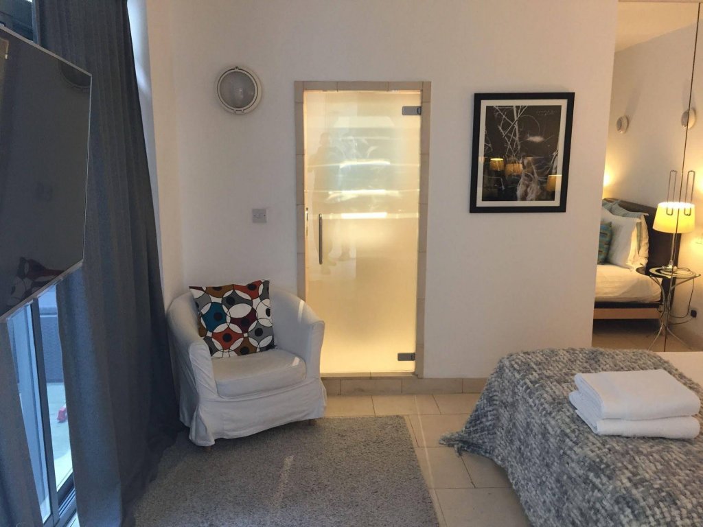 Фото The Luxury Inn