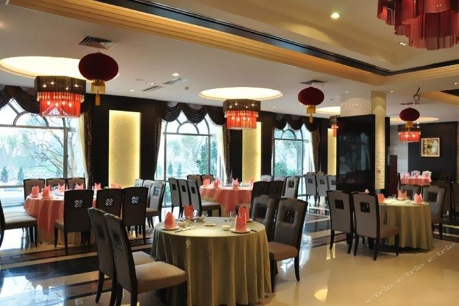 Фото Country Garden Phoenix Hotel Lechang