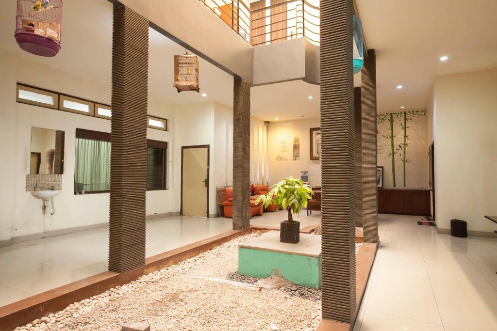 Фото RedDoorz near Surabaya Zoo