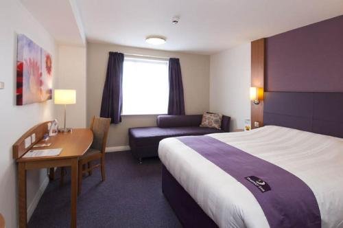 Фото Premier Inn London Croydon Town Centre
