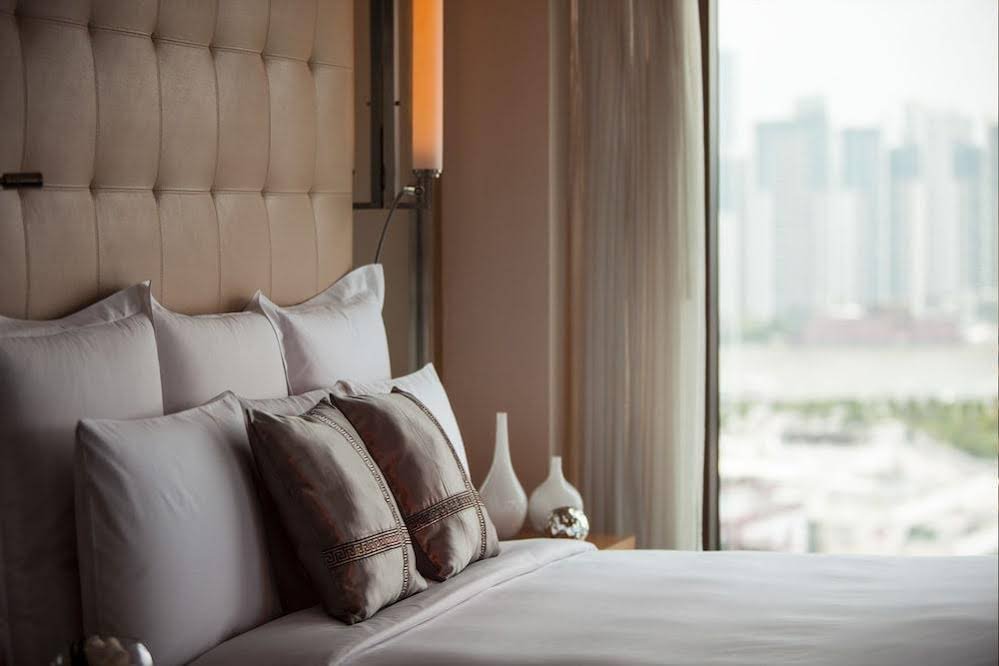 Фото Renaissance Shanghai Yu Garden Hotel