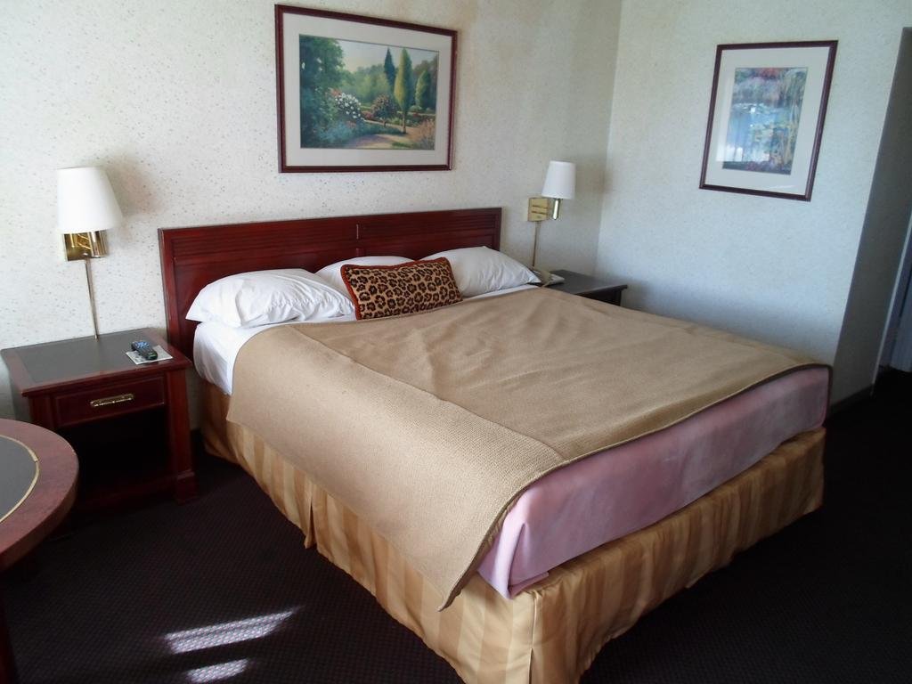 Фото Heritage Inn