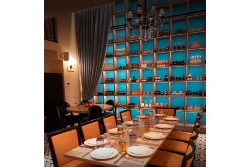 Фото Legacy Gastro Suites