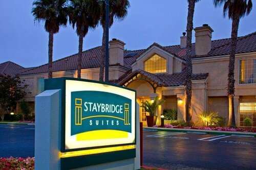 Внешний вид отеля Sonesta Es Suites Torrance Redondo Beach в То́ррансе, фото 4