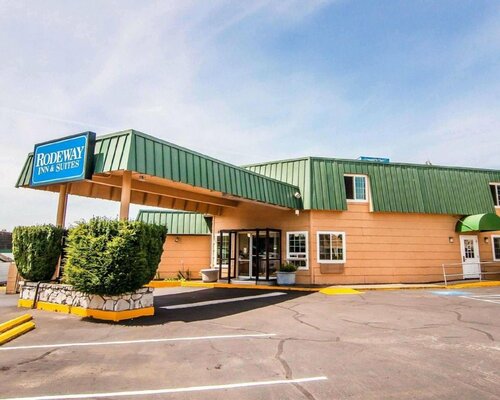 Гостиница Rodeway Inn & Suites Hwy 217 & 26 W