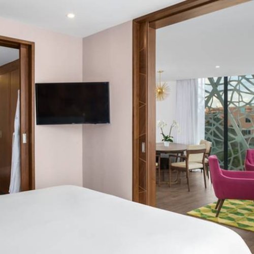 Фото Апартаменты The Fives Downtown Hotel & Residences, Curio Collection by Hilton