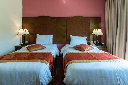 Фото Petra Moon Hotel