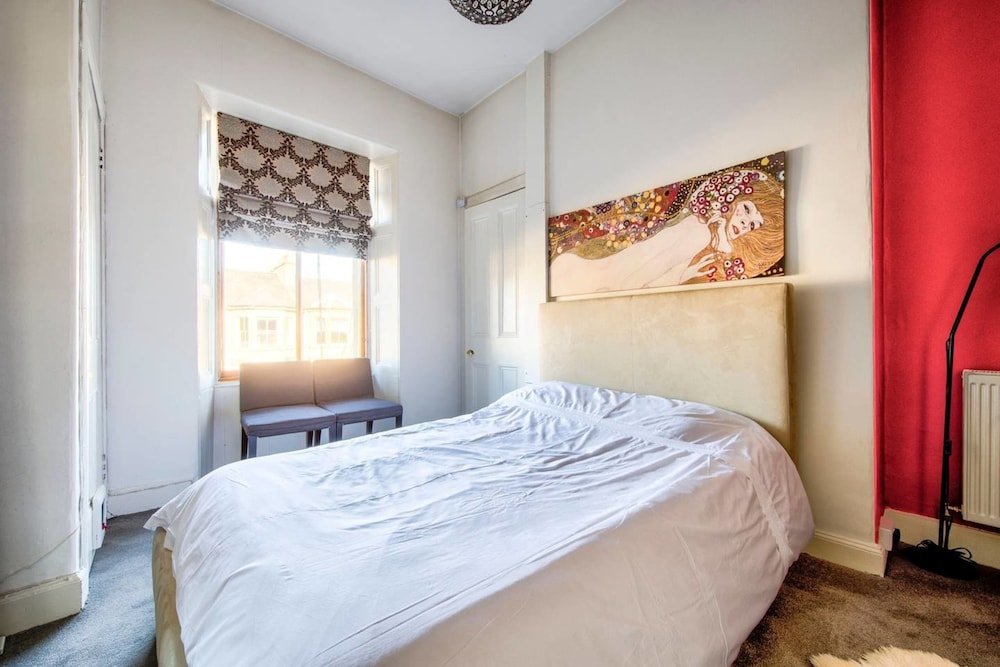 Фото Comfortable 1 Bedroom Flat, Close To City Centre