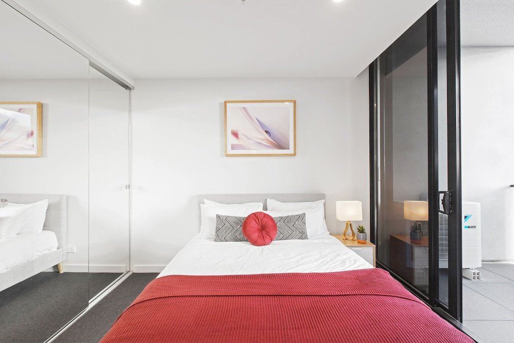 Фото Ocean Views St Kilda Apartment by Ready Set Host