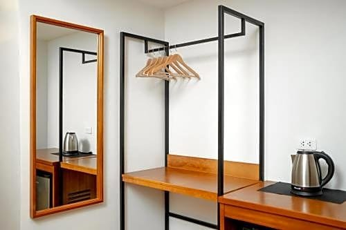 Фото IHotel Uptown Bgc