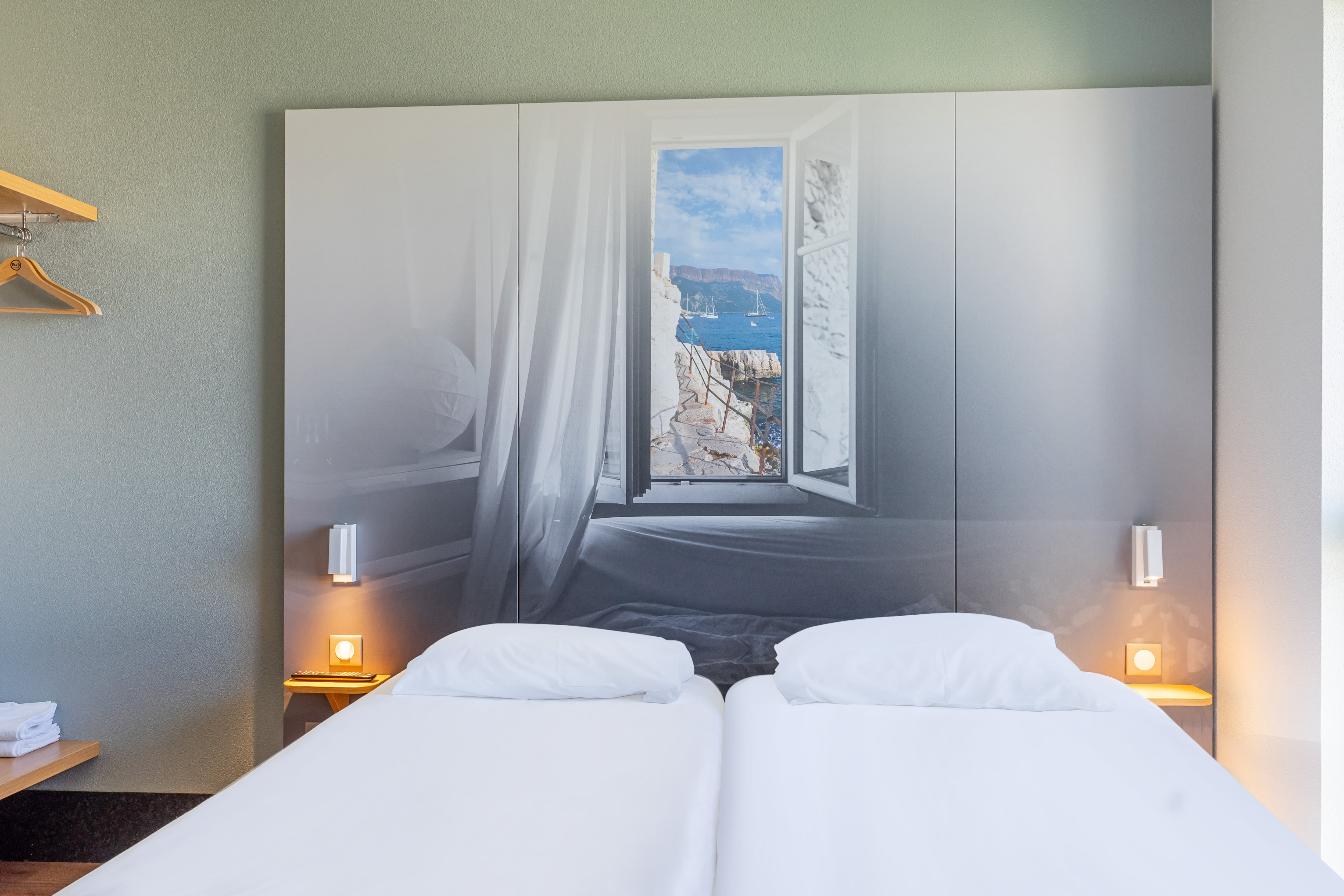 Фото B&B Hôtel Marseille Euromed