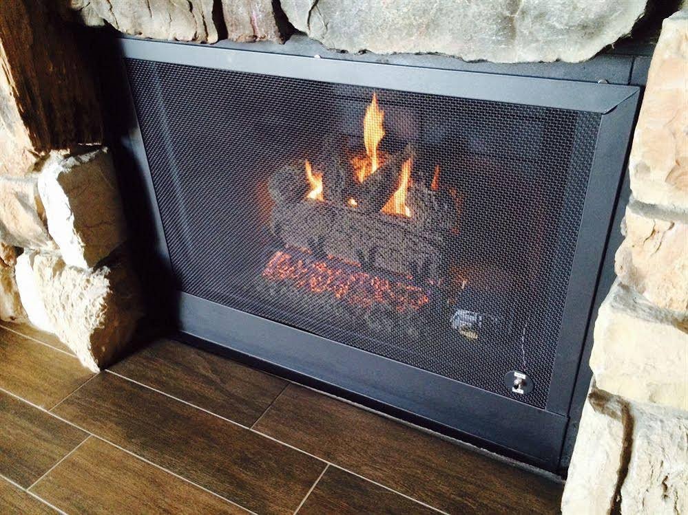 Фото Best Western The Inn & Suites Pacific Grove