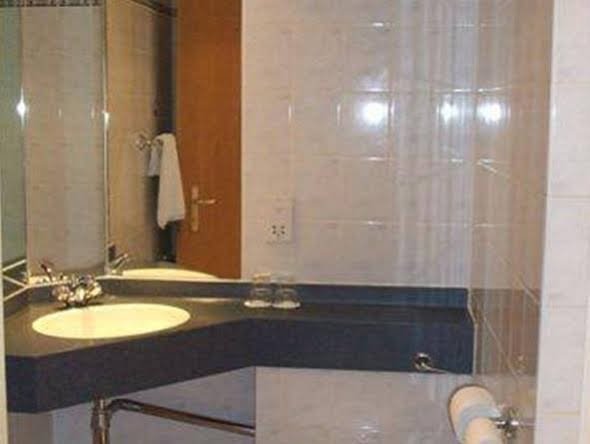 Фото Ibis Chesterfield Centre – Market Town