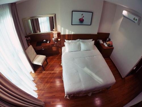 Фото My Hotel Universal Hanoi