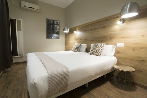 Гостиница Suites You Nickel в Мадриде