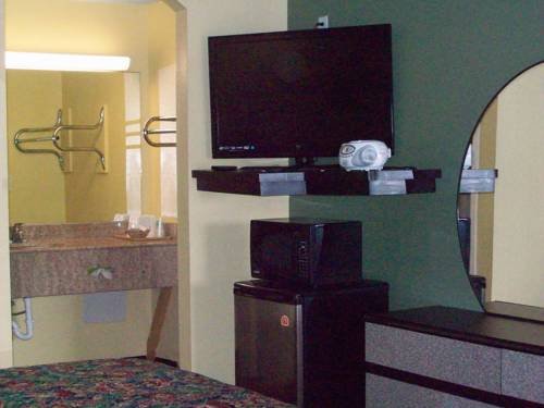 Фото Luxury Inn and Suites Seaworld Lackland