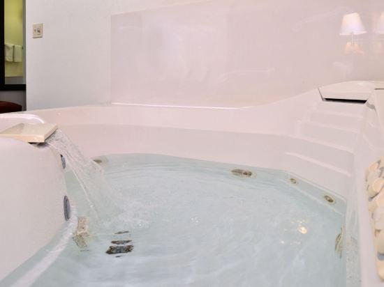 Фото Red Roof Inn Sandusky Milan