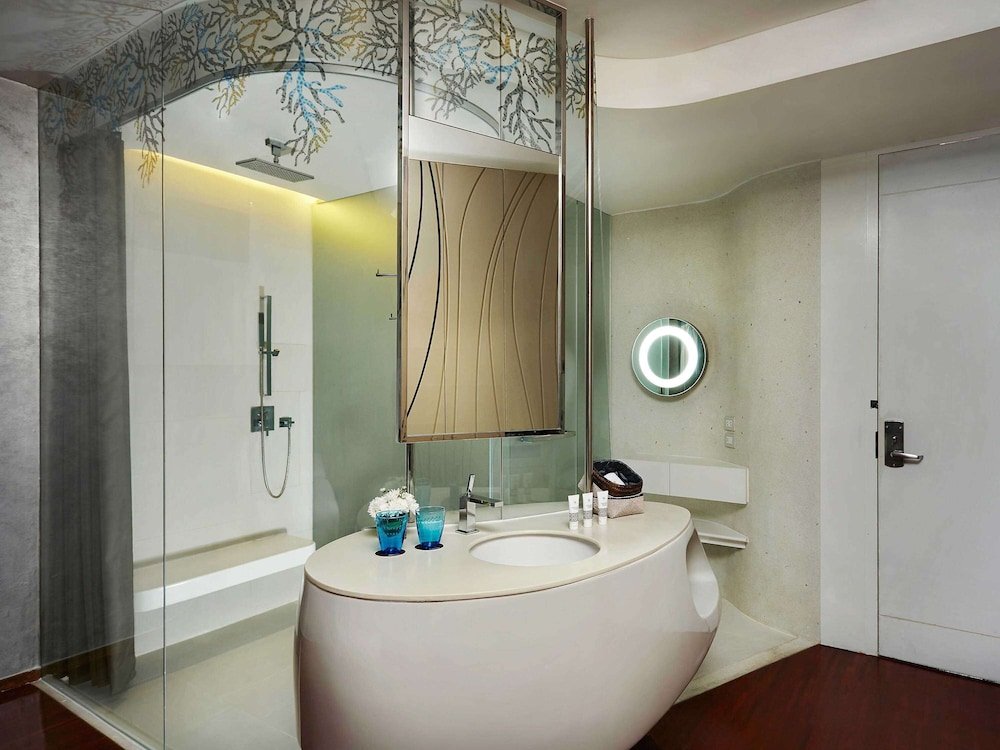 Фото Hotel Baraquda Heeton Pattaya