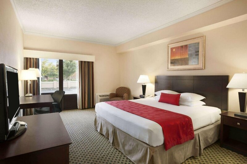 Гостиница Ramada by Wyndham Newark/Wilmington