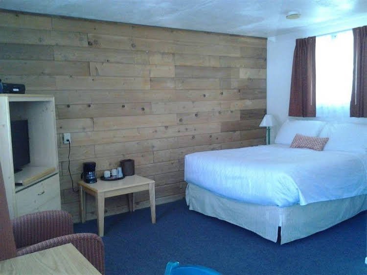 Фото Historic Streetcar Inn