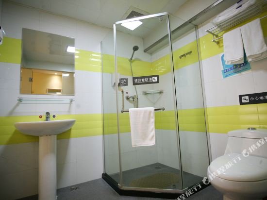 Фото 7 Days Inn Taiyuan Chang Feng Street Wal Mart Branch