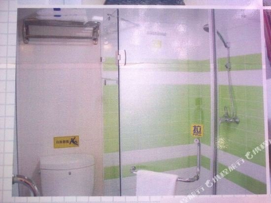 Фото 7 Days Inn Zhuzhou The Central Plaza Branch