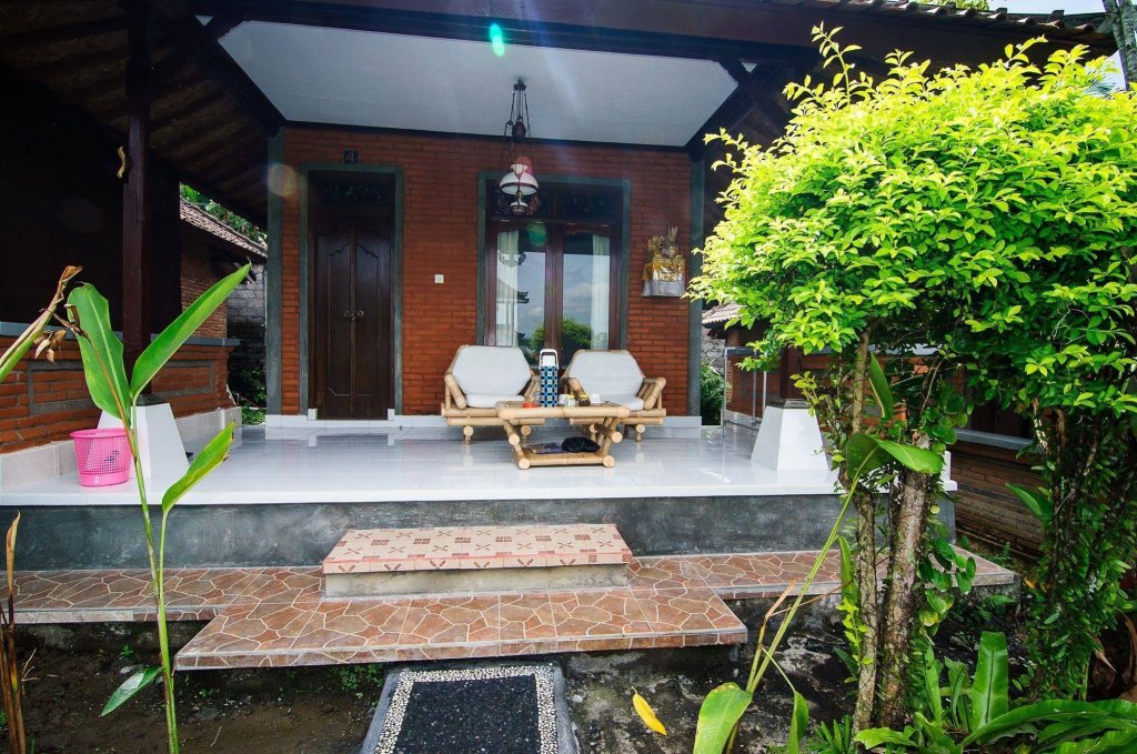 Фото Puji Bungalows