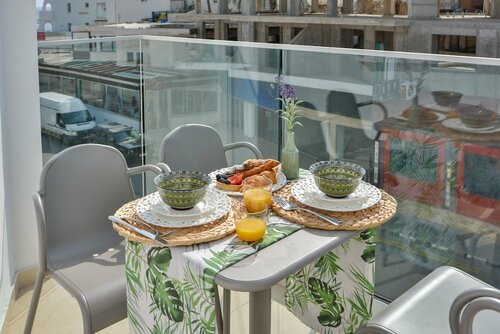 Гостиница Phaedrus Living: Seaside Luxury Flat Lighthouse 67 в Пафосе